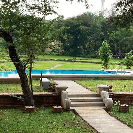 Monaara Leisure - Anuradhapura Exteriör bild