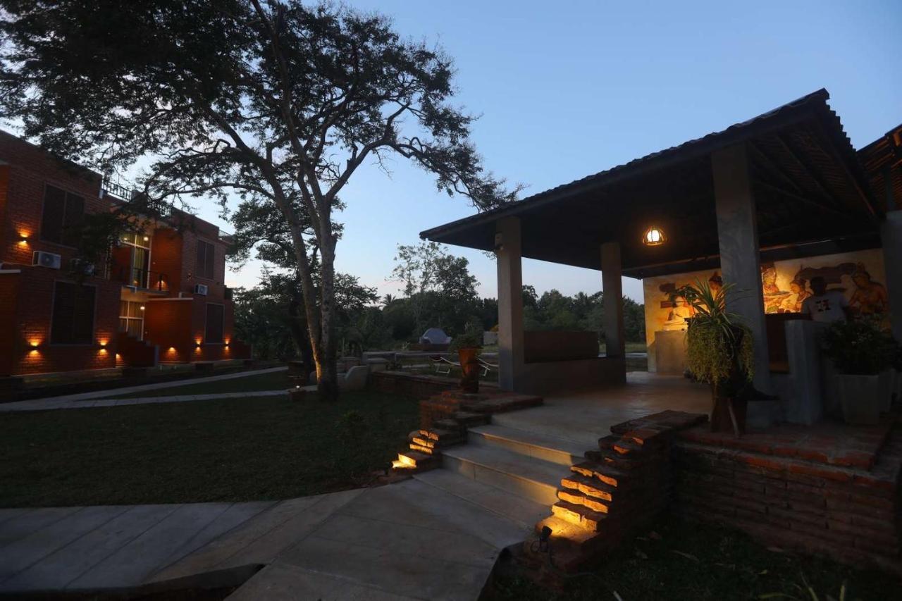 Monaara Leisure - Anuradhapura Exteriör bild