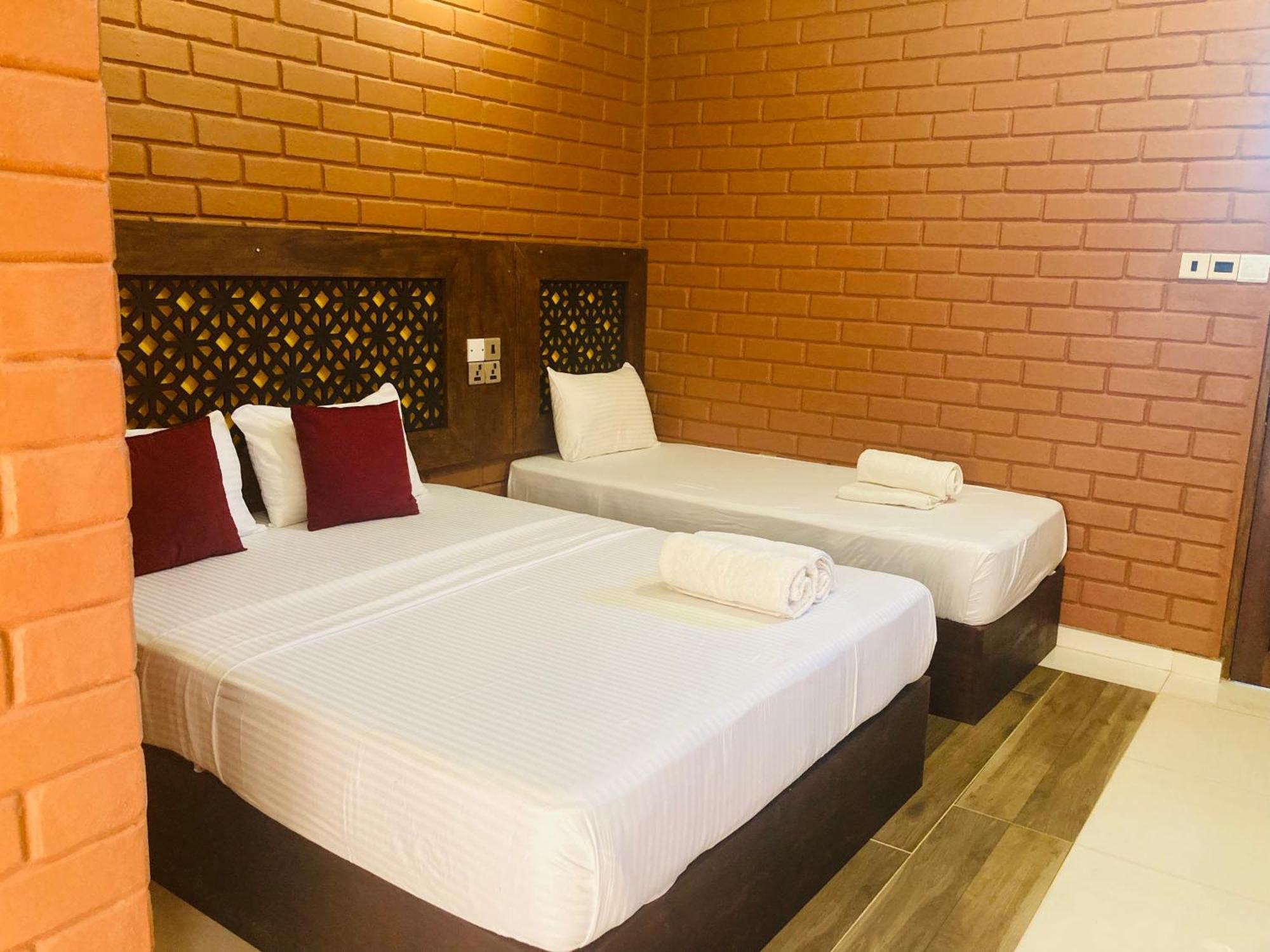 Monaara Leisure - Anuradhapura Exteriör bild