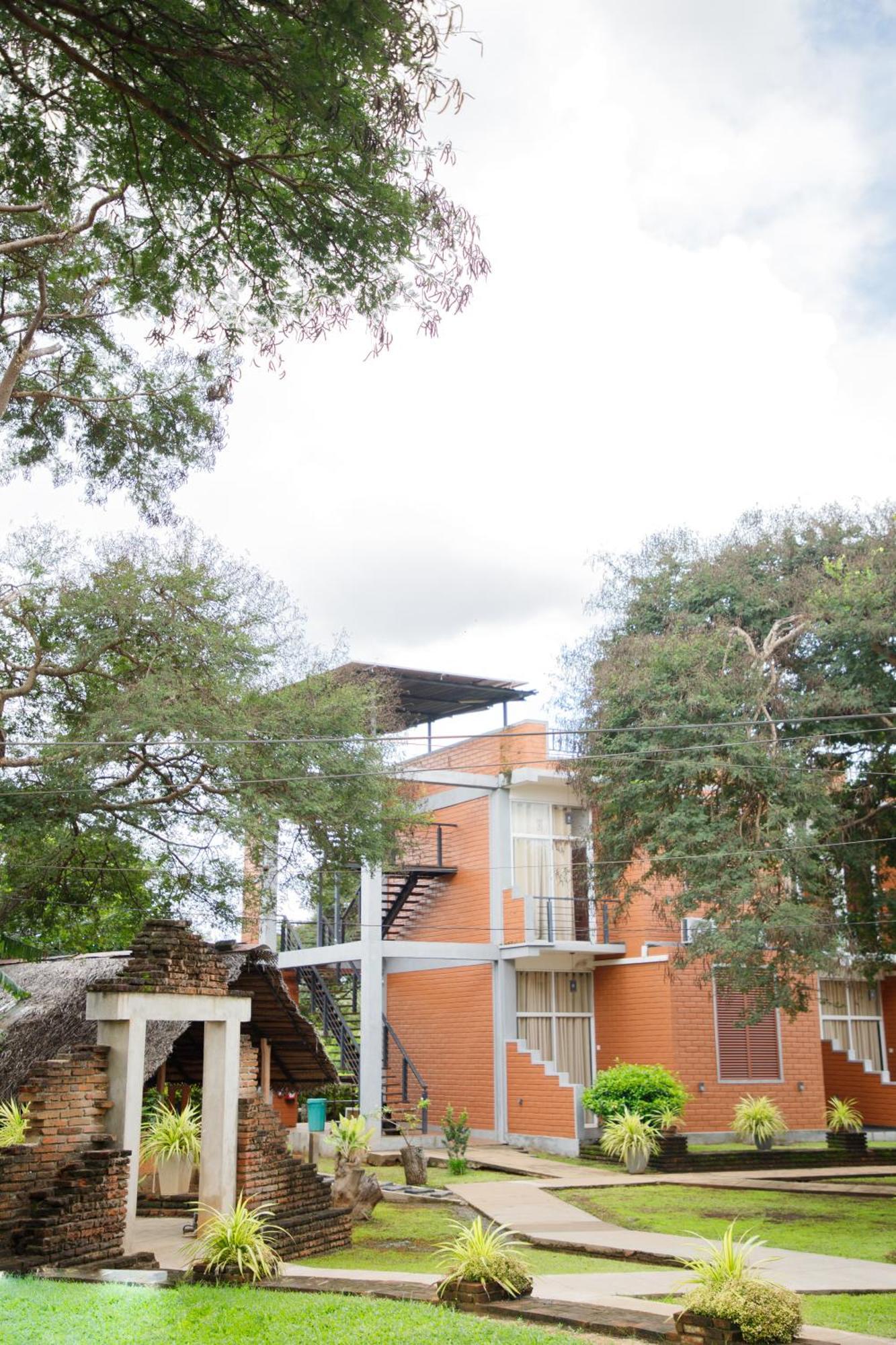 Monaara Leisure - Anuradhapura Exteriör bild